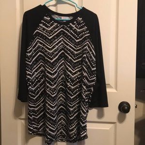 Lularoe Randy Tee - 2XL